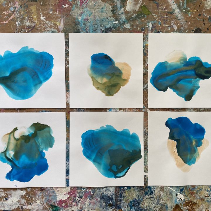 Marine Bonzom - Artiste Peintre Biarritz - Atelier - The Blue Ink Collection